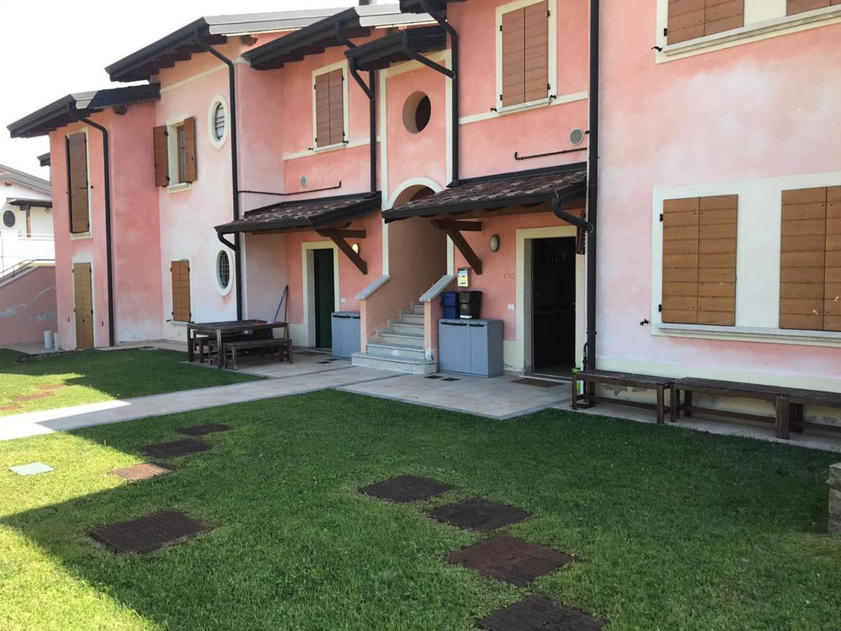 مانربا ديل جاردا Luxury Apartments - Le Fate - Residence With Pool المظهر الخارجي الصورة