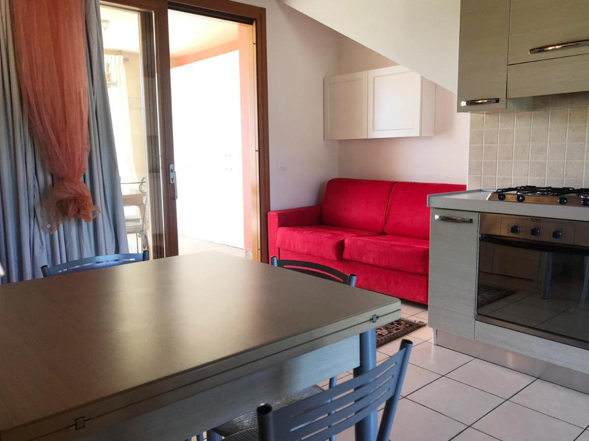 مانربا ديل جاردا Luxury Apartments - Le Fate - Residence With Pool المظهر الخارجي الصورة
