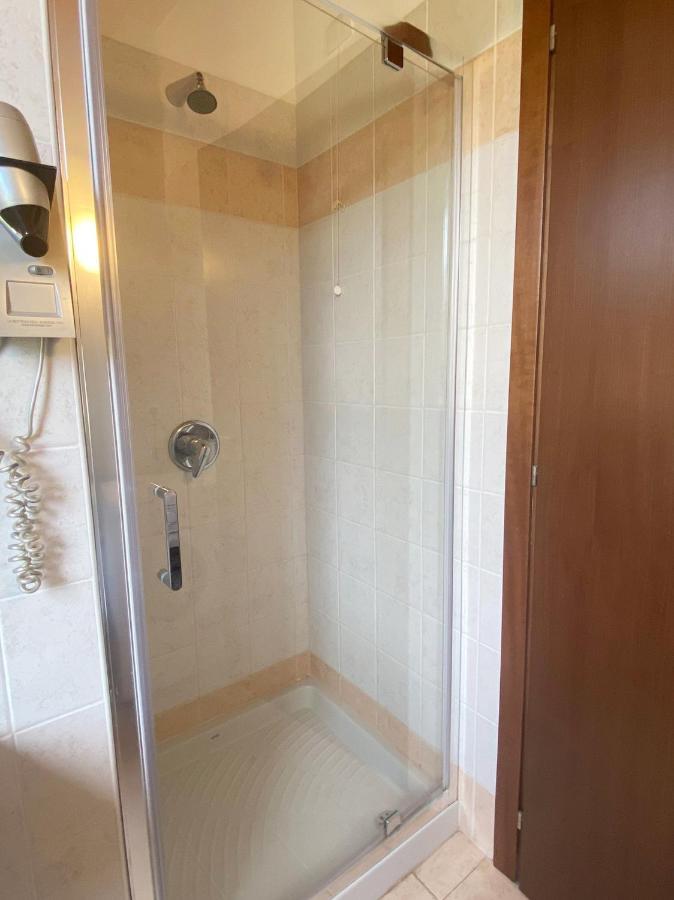 مانربا ديل جاردا Luxury Apartments - Le Fate - Residence With Pool المظهر الخارجي الصورة