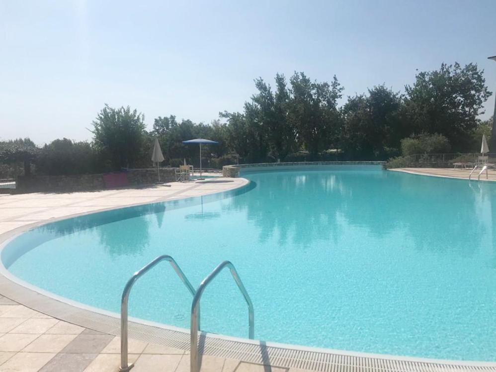 مانربا ديل جاردا Luxury Apartments - Le Fate - Residence With Pool المظهر الخارجي الصورة