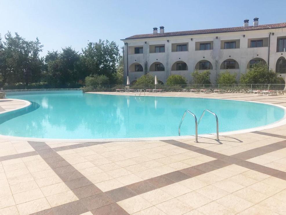 مانربا ديل جاردا Luxury Apartments - Le Fate - Residence With Pool المظهر الخارجي الصورة