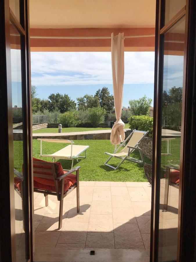 مانربا ديل جاردا Luxury Apartments - Le Fate - Residence With Pool المظهر الخارجي الصورة