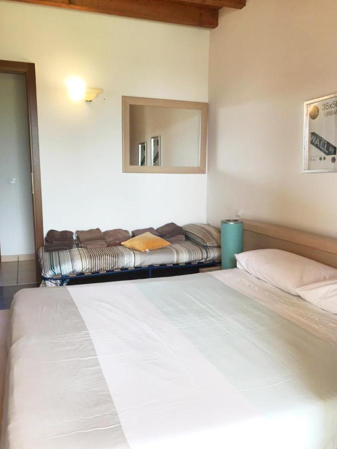 مانربا ديل جاردا Luxury Apartments - Le Fate - Residence With Pool المظهر الخارجي الصورة