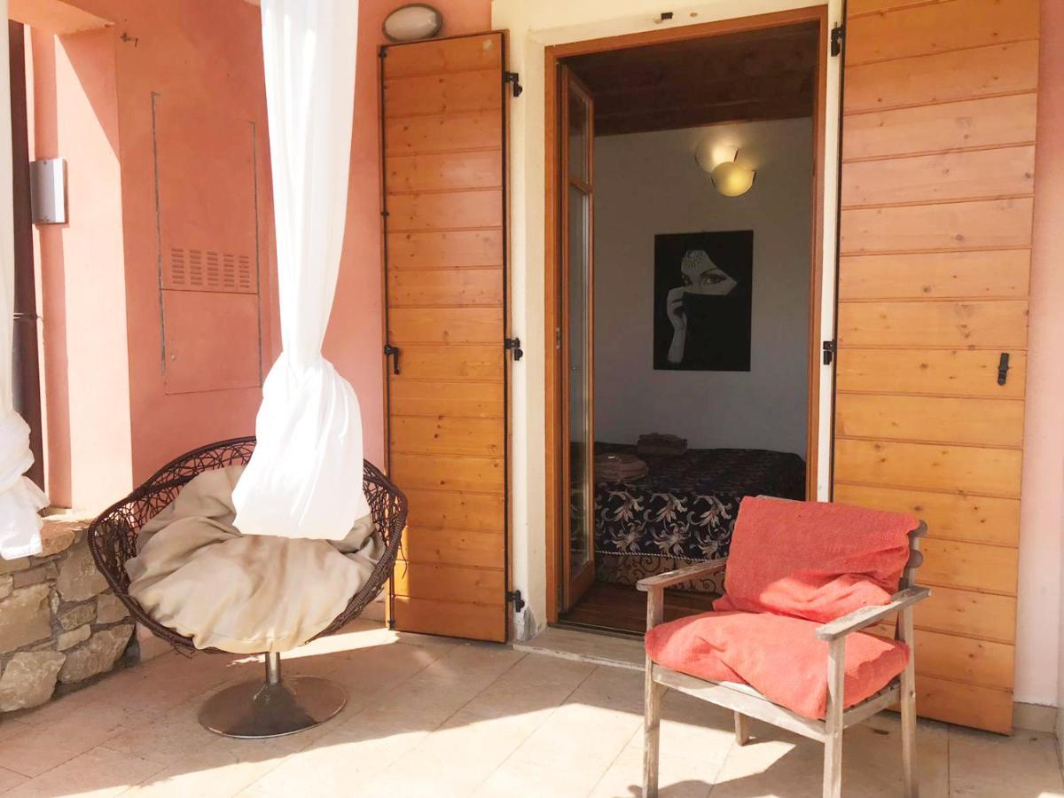 مانربا ديل جاردا Luxury Apartments - Le Fate - Residence With Pool المظهر الخارجي الصورة
