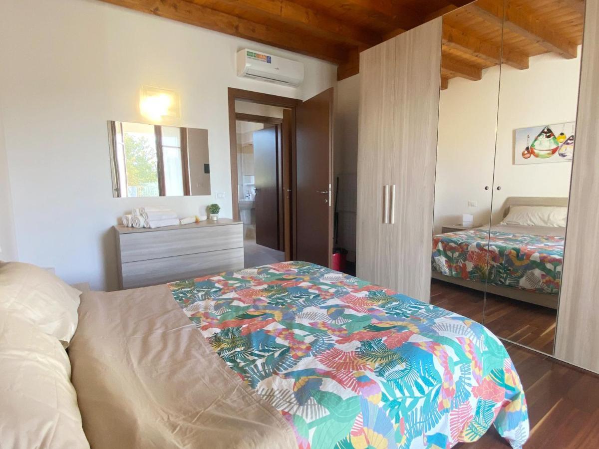 مانربا ديل جاردا Luxury Apartments - Le Fate - Residence With Pool المظهر الخارجي الصورة