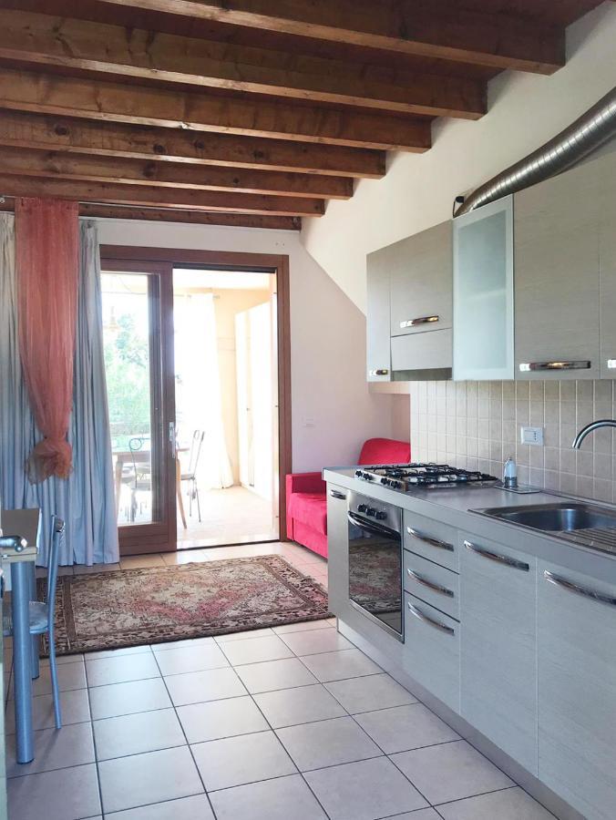 مانربا ديل جاردا Luxury Apartments - Le Fate - Residence With Pool المظهر الخارجي الصورة