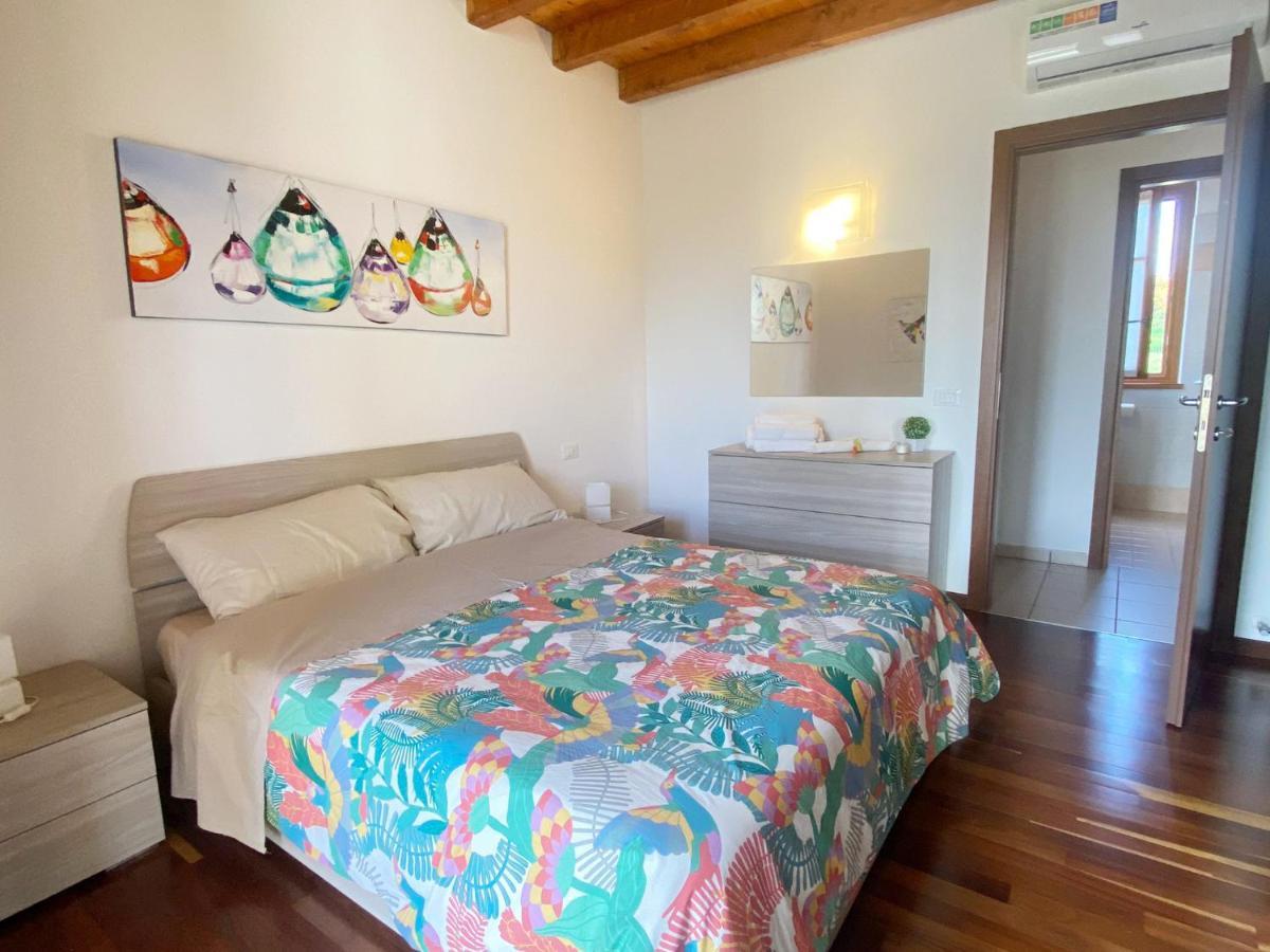 مانربا ديل جاردا Luxury Apartments - Le Fate - Residence With Pool المظهر الخارجي الصورة